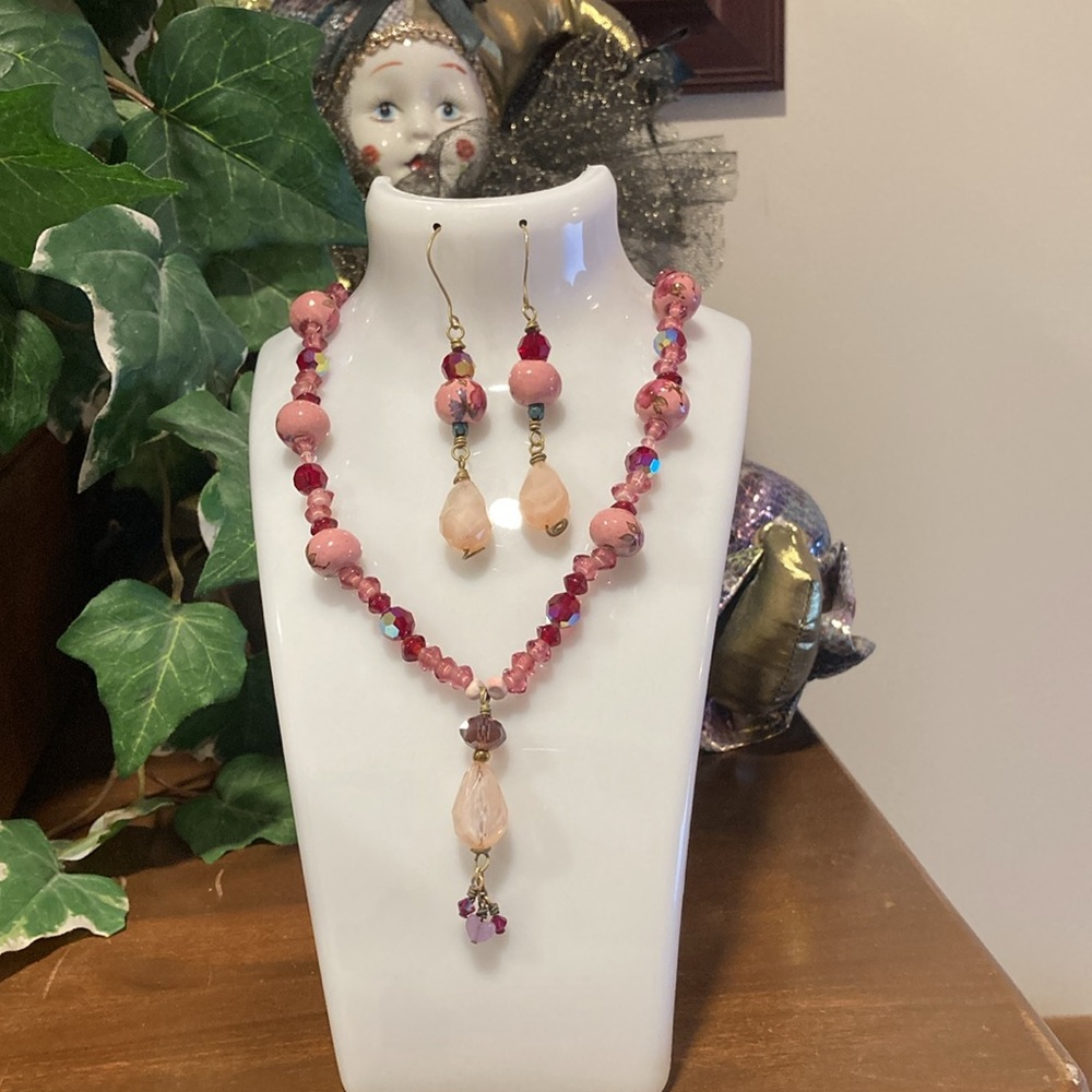NWOT - Multi-Coloured Handmade Crystal Bead Fashion Necklace & Matching Earrings